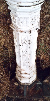 Antike Zäune & Säulen  